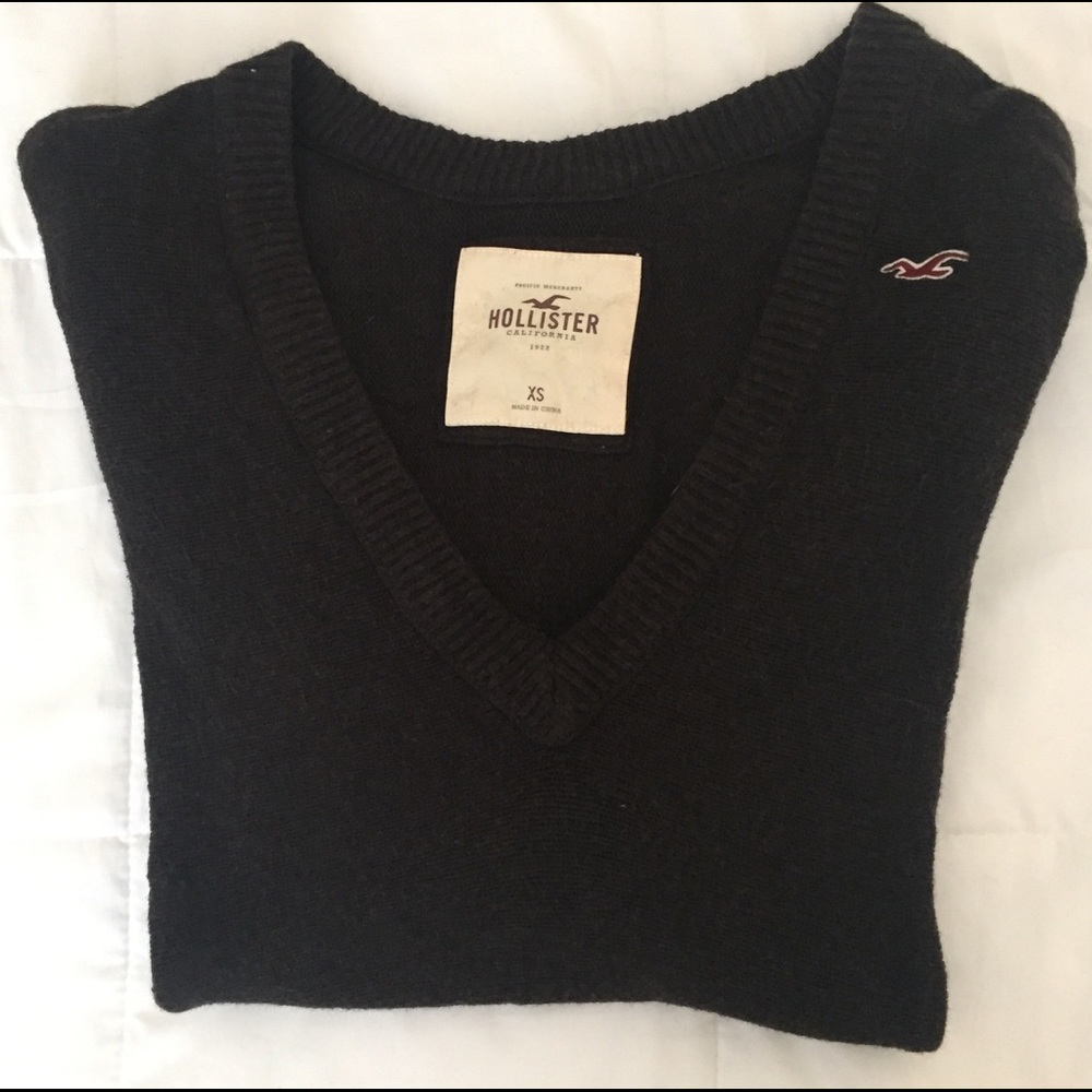 Girl's Hollister V Neck Pull Over Sweater